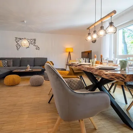 dreamcation - Ehemaliges Pfarrhaus, 3D-Tour, 4 SZ, Terrasse, BBQ, Küche, Garten, 140qm Kelheim Exterior foto