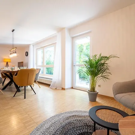 dreamcation - Ehemaliges Pfarrhaus, 3D-Tour, 4 SZ, Terrasse, BBQ, Küche, Garten, 140qm Kelheim Exterior foto