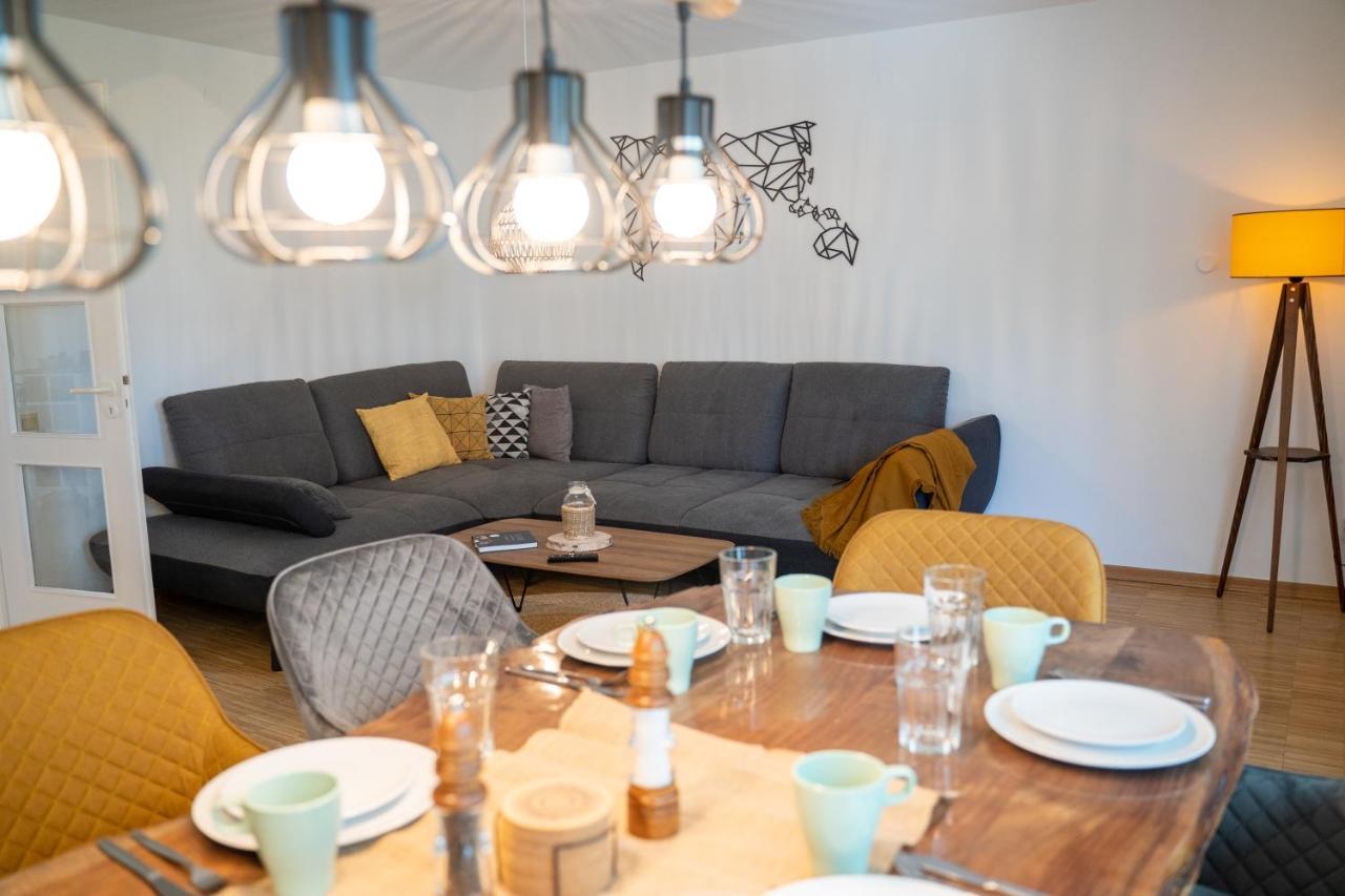 Dreamcation - Ehemaliges Pfarrhaus, 3d-tour, 4 Sz, Terrasse, Bbq, Kueche, Garten, 140qm *