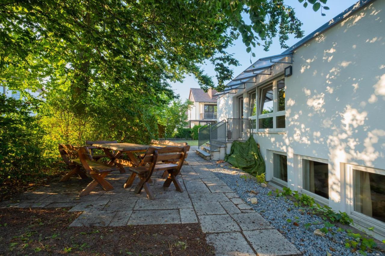 Apartment Dreamcation - Ehemaliges Pfarrhaus, 3d-tour, 4 Sz, Terrasse, Bbq, Kueche, Garten, 140qm Kelheim